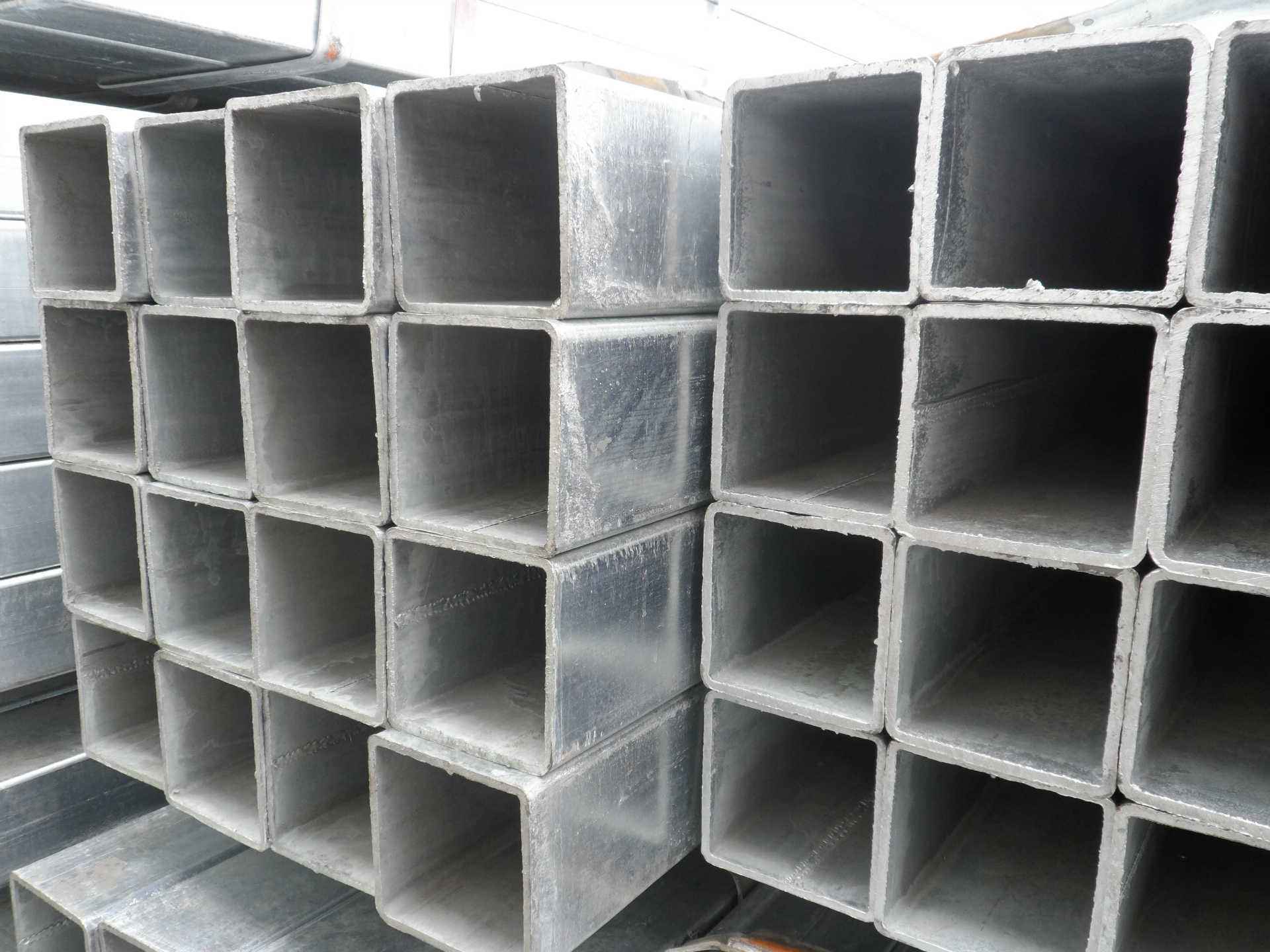 方矩管厂​的远期价格震荡下行